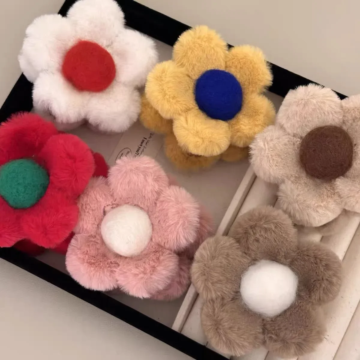 New Plush Flower Hair Clips for Women's Back Scoop Large Grip Clip Scoop Back Head Grab Cawl Clip Girls Hair Accessories