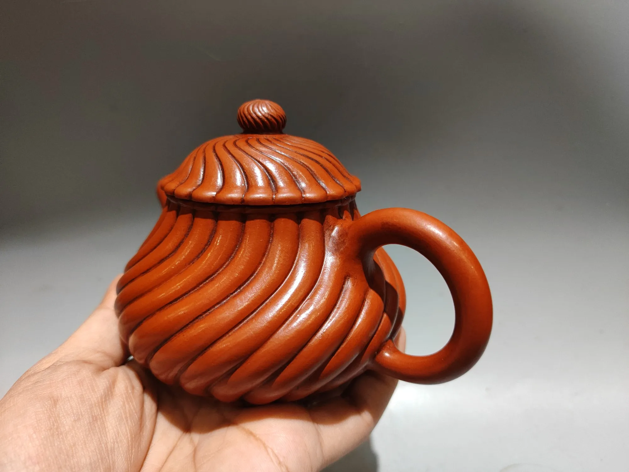 Purple Clay Teapot Old Red Mud Muscle Pattern Rongtian Pot Elliptical Twisted Pot kettle Teapot Tea Ceremony Sample Tea