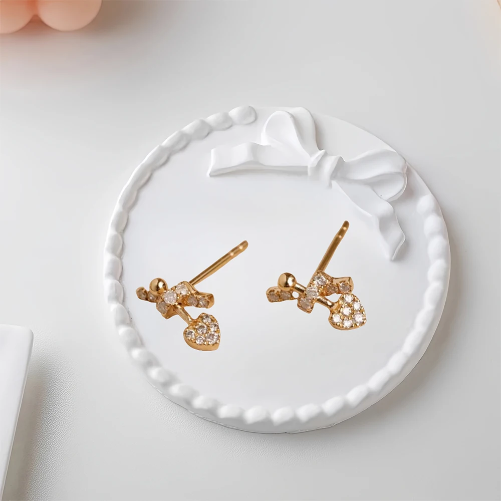 

2025 Hot Selling Brand Women's Earrings Fashionable, Simple, Luxurious Jewelry Suitable for Gifting To Friends
