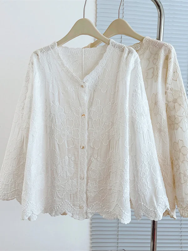 

Элегантная женская блузка с кружевной вышивкой, легкая, дышащая, с V-образным вырезом, летняя, новый дизайн, большие размеры, из смесового хлопка, верхняя одежда