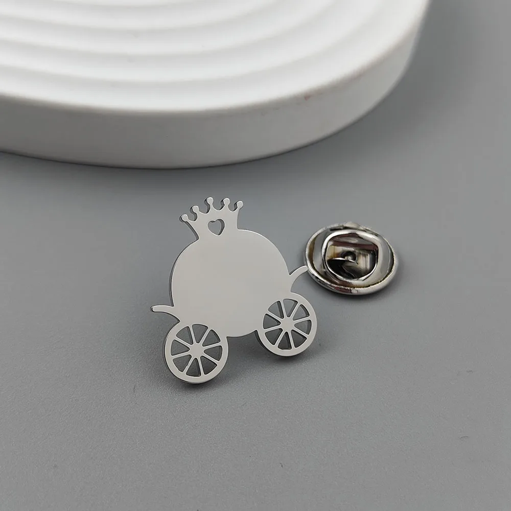 Fairy Tale Crown Carriage Lapel Pin 18K Gold Plated 316L Stainless Steel Pumpkin Cart Brooch Sweet Clothing Accessory view 5