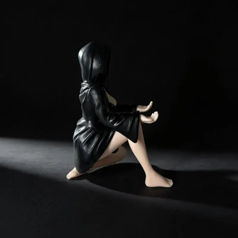 New 3D Printed Mysterious Black Robe Queen Desktop Organizer Pen Holder Multi-Functional Pen Stand Creative Gift Decoration