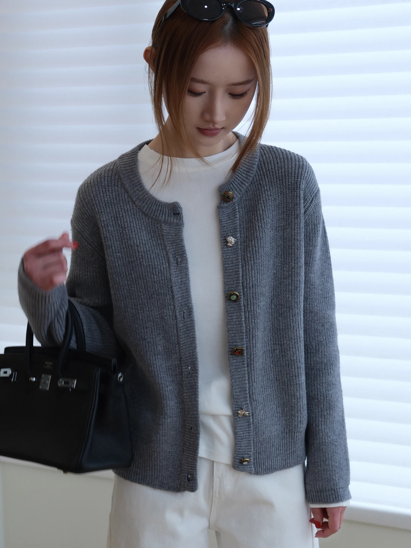 

Осенне-зимний женский вязаный шерстяной свитер-кардиган с круглым вырезом, на пуговицах, с полосками и декором из камней, повседневный, свободного кроя, из мягкой акриловой смеси