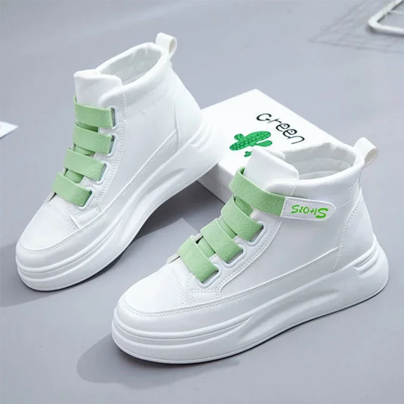 2024 vendita calda bianco High Top Vulcanize scarpe per le donne coppie coreane delle donne che corrono Sneakers donna fondo spesso Sneaker Lady