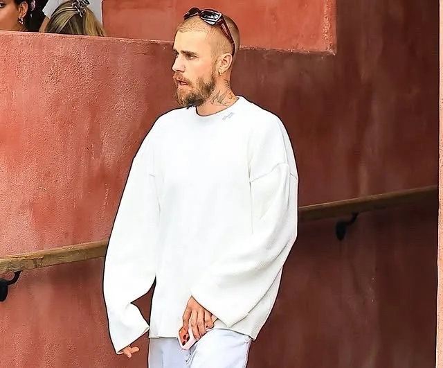 

High Quality Justin Bieber SKYLRK Embroidery Waffle Sanskrit Long Sleeved T-shirt Men Women Loose T Shirt White Top Tees