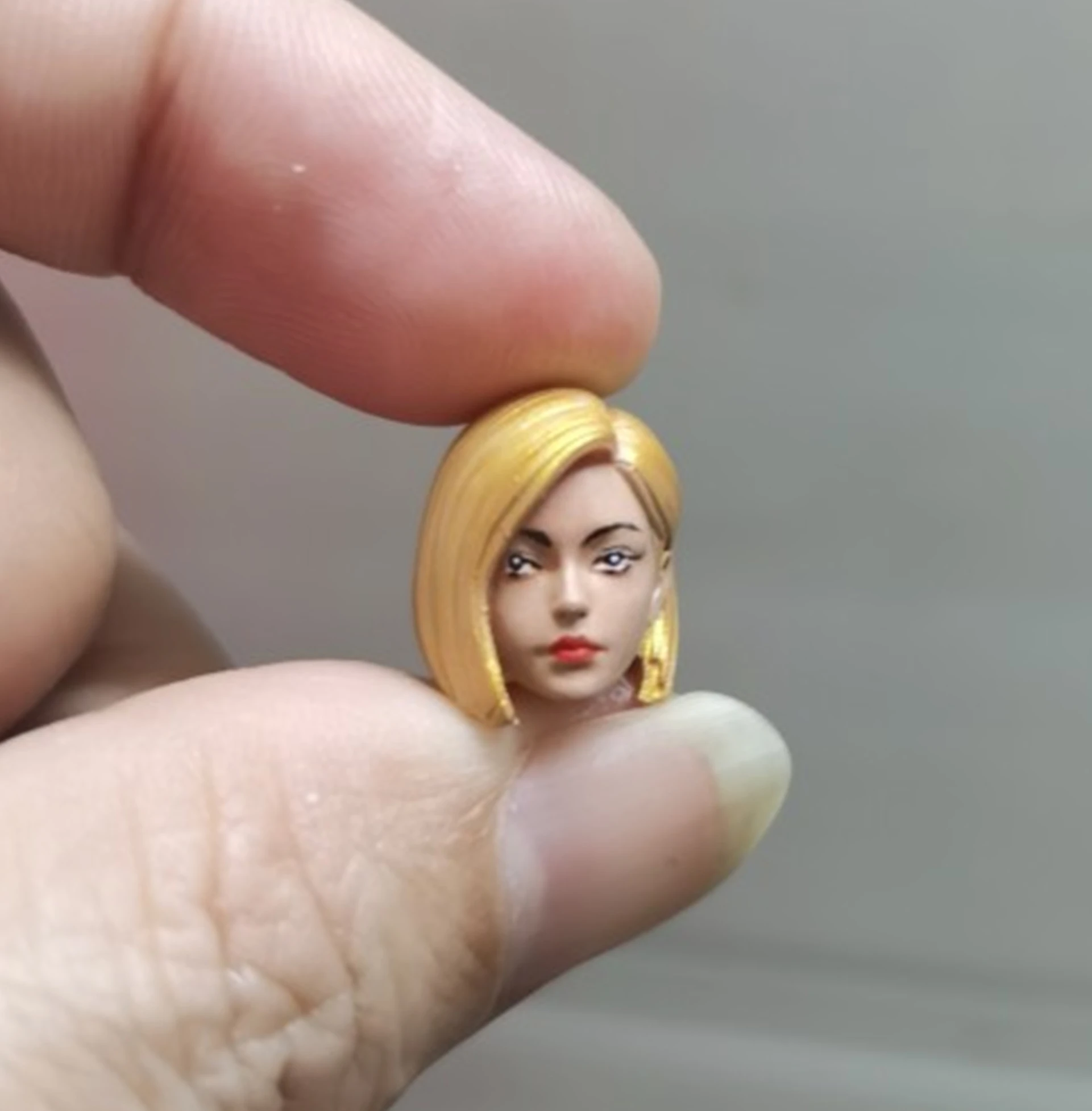 1/18 Scale Mary Fighter Girl Head Sculpt Yellow Hair Fit for 3.75'' Female Action Figure Body