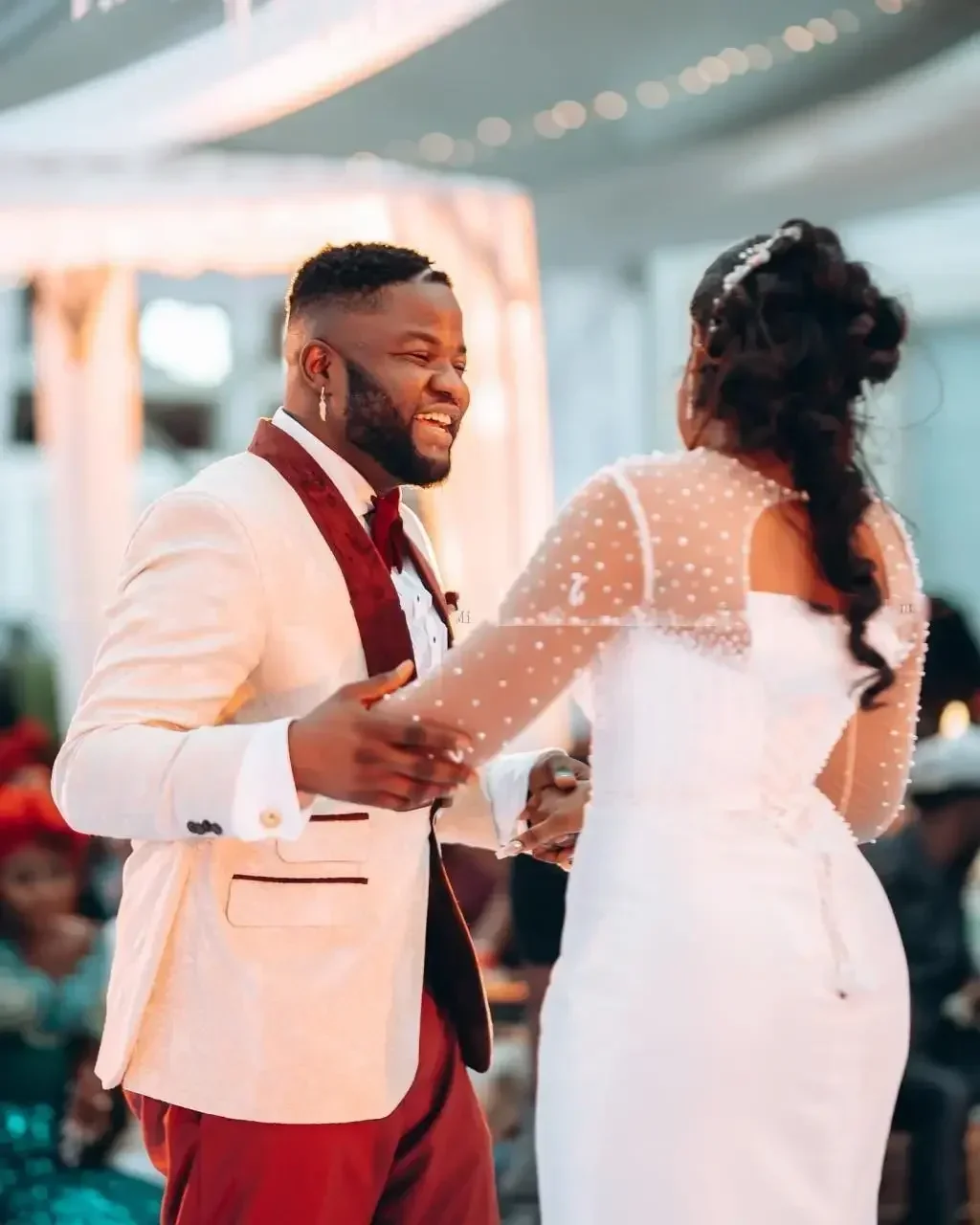 Grânulos personalizados lantejoulas sereia vestido de casamento com overskirt ilusão mangas compridas cetim aberto volta espartilho volta vestidos de noiva