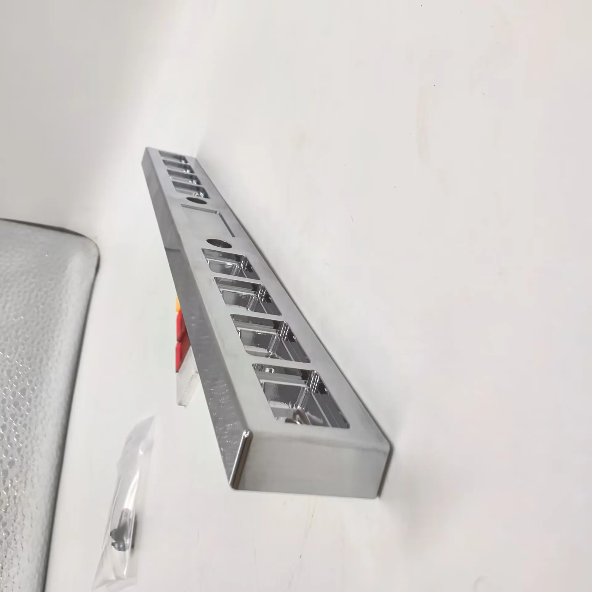 LESU Metal Rear Bumper Taillight For 1/14 TAMIYA King Hauler Globe Liner Grand Hauler Rc Tractor Truck DIY Model Car Accessories