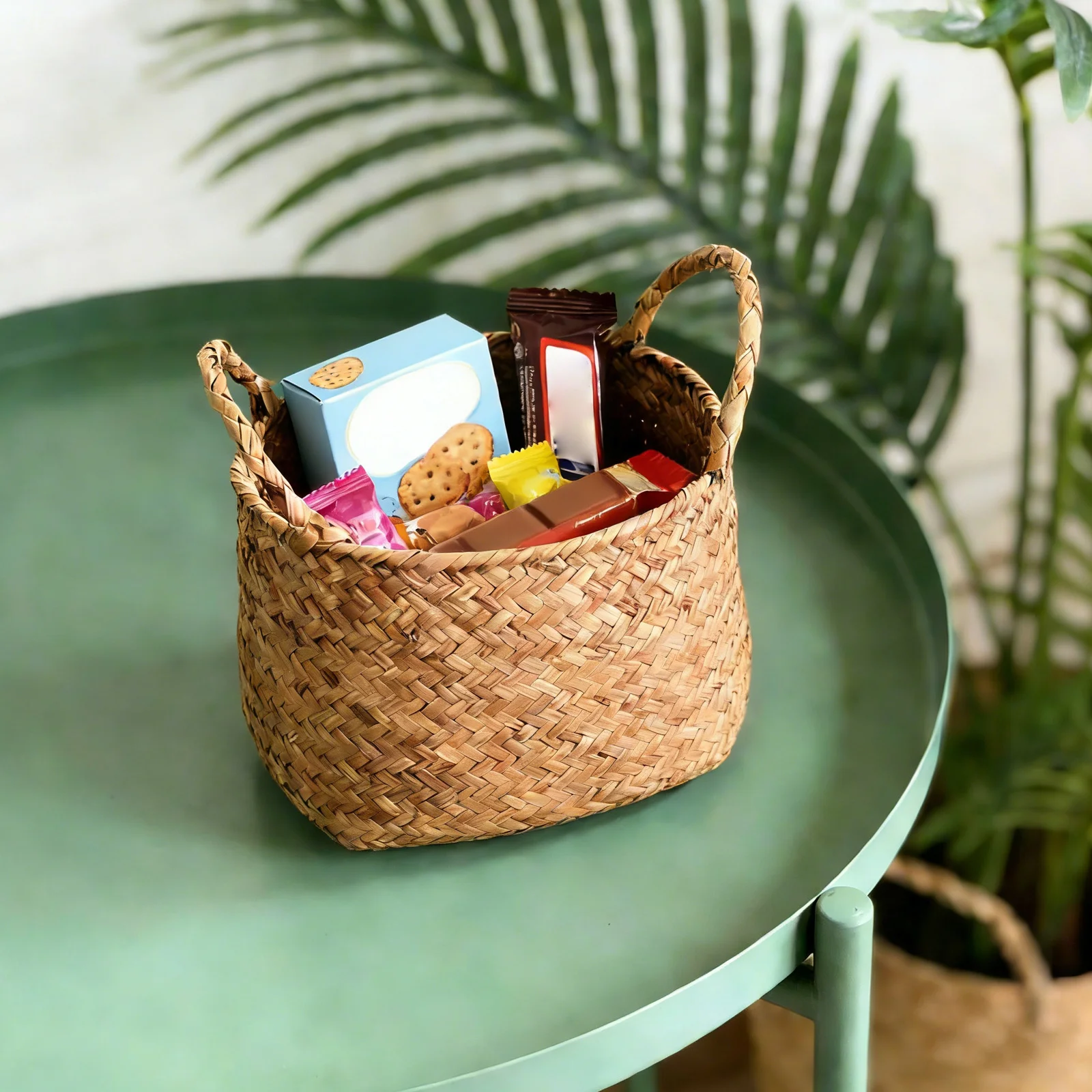 

Seagrass Woven Storage Basket Japanese Style Cosmetics Organizer Box Sundries Basket Decorative Storage Box with Handles