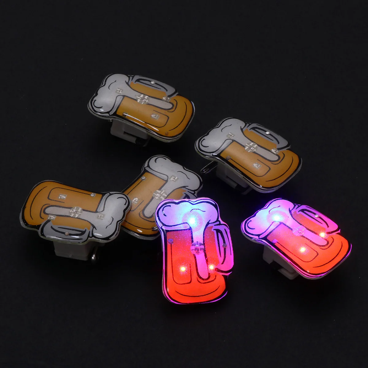 10/25Pcs LED Brooches Pin Beer Mug Brooch Jewelry Lapel Pin Oktoberfest For DIY Clothing Bags Jackets Hat Badge (Random Color)