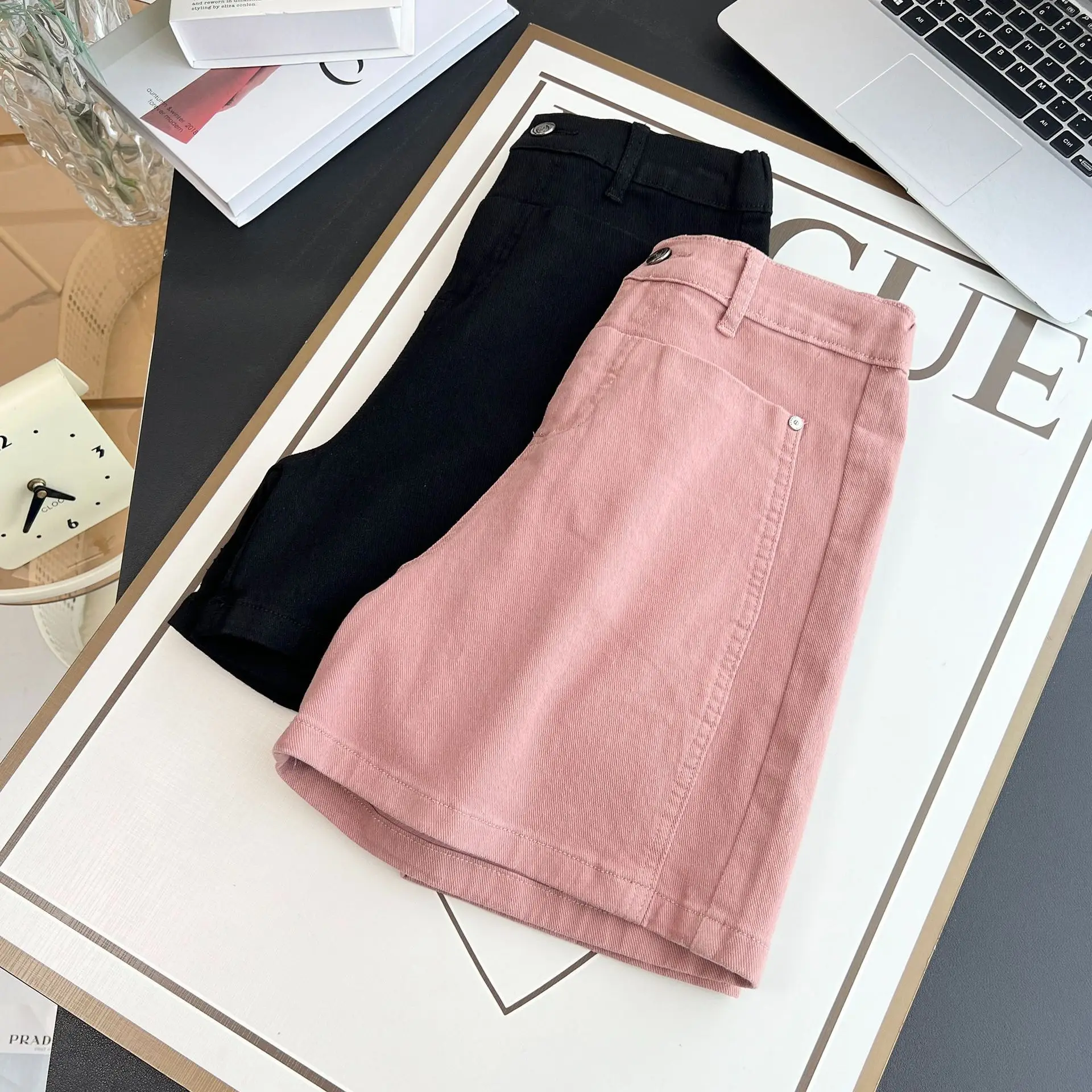 Nuovi jeans taglie forti Pantaloni caldi in denim sottile casual estivo Pantaloncini da 100 kg per donna