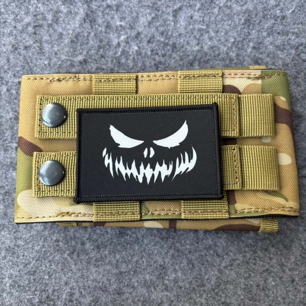 Parche táctico Ghost Face con Velcro, sonrisa aterradora para mochila - imagen 4