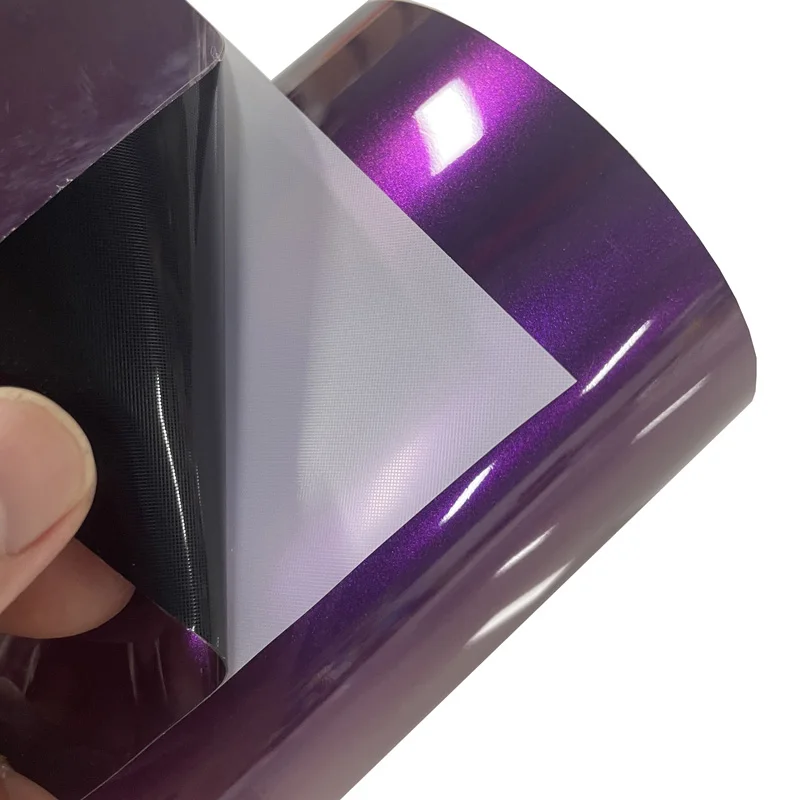 Premium PET Ultra Gloss Grape Purple Metallic Vinyl Wrap Roll mit Air Release Dehnbare selbstklebende Autoaufkleberverpackung – Detail 1