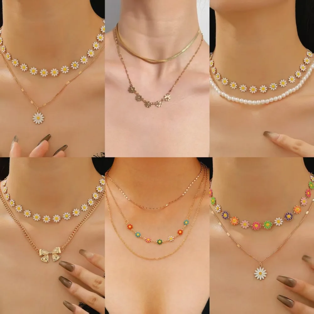 Sweet Bohemian Daisy Flower Double-layered Fold Wear Collarbone Necklace for Women Exquisite Romantic Collar Chain Jewelry Gift