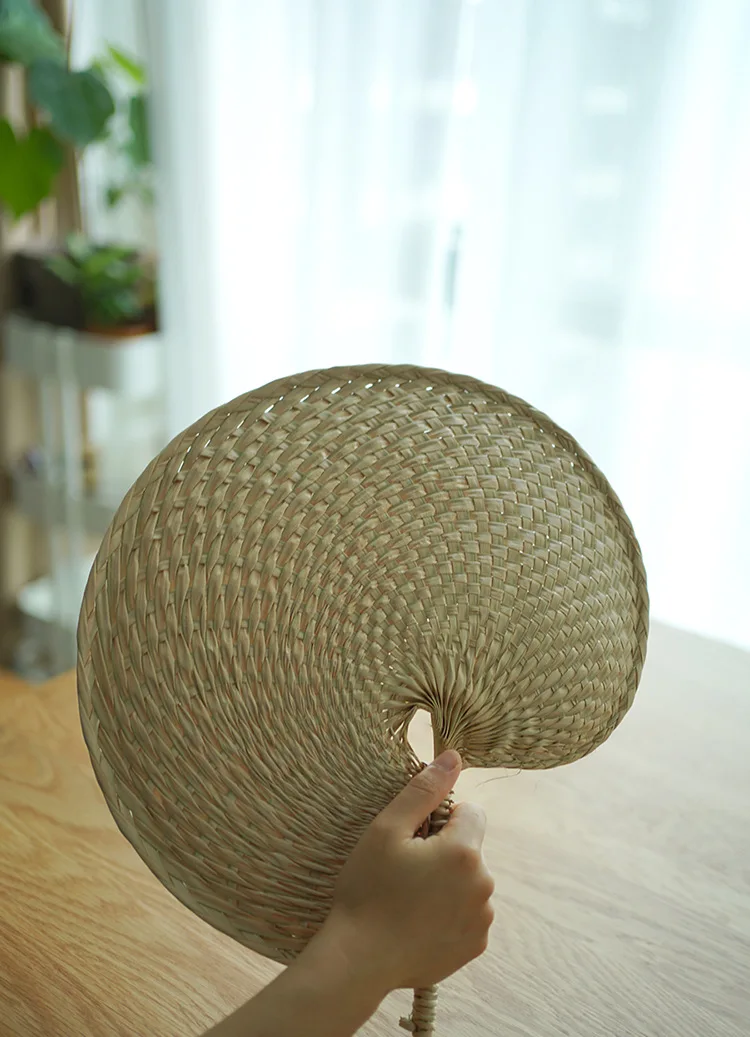 Wentylator ręczny w stylu chińskim tradycyjnym, ręcznie robiony, z naturalnych roślin, retro, przenośny, na lato.