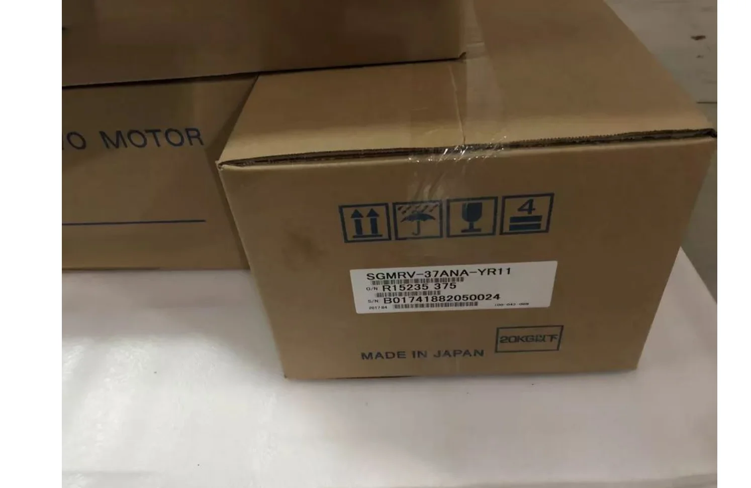 

New SGMRV-37ANA-YR11 AC Servo Motor SGMRV37ANAYR11