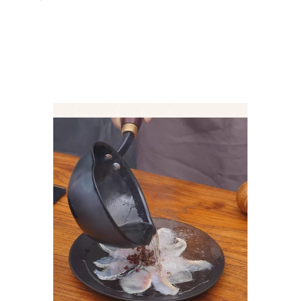 مقبض خشبي صغير على شكل قلب من الحديد الزهر لقلي الزيت والتوابل حتى توزيع الحرارة وصنبور مقاوم للانسكاب #4