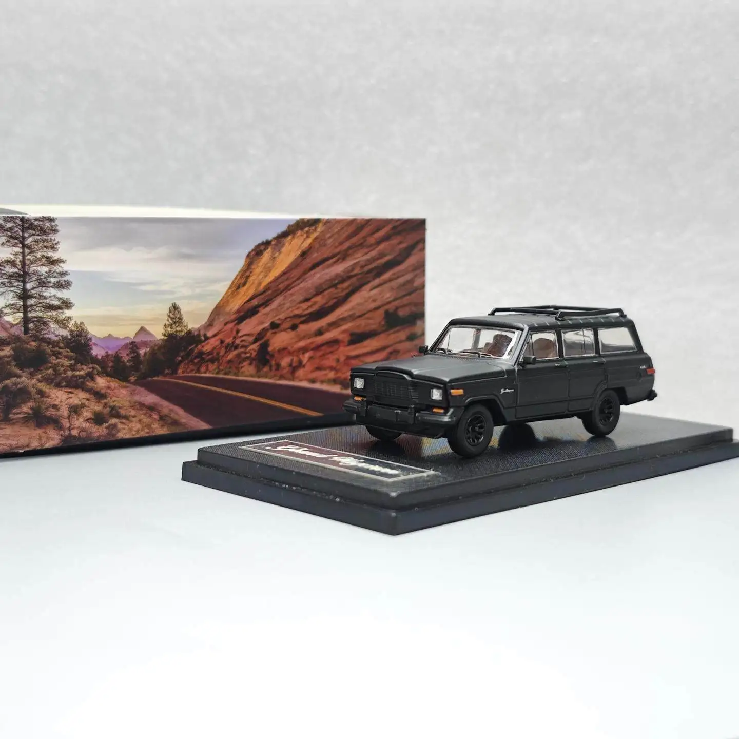 

596 1:64 Wagoneer Simulation Alloy Mini Car Model Hobby of Collecting Toys and Gifts Decoration