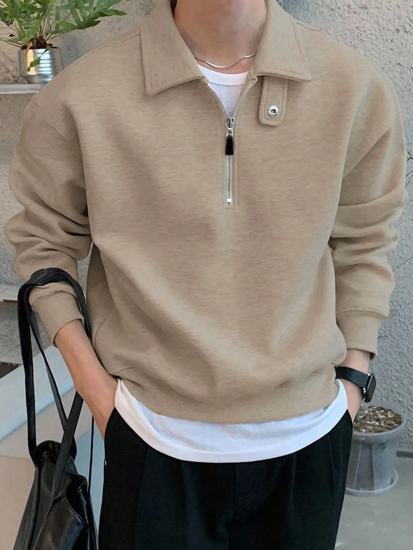 

Men's Beige Quarter-Zip Collar Pullover Sweatshirt, Casual Loose Fit for Autumn Winter