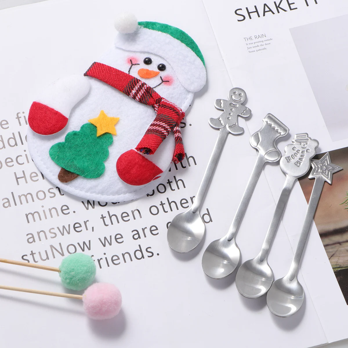 

5 pcs Stainless Steel Spoons Christmas Pattern for Coffee Tea Food Serving Home Office Party Gift Set Packing Bag