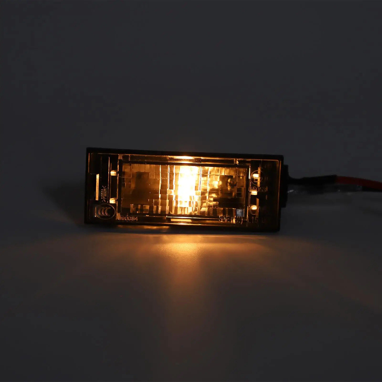 8200480127   مصباح رخصة السيارة الخلفي المقاوم للماء للإصلاح