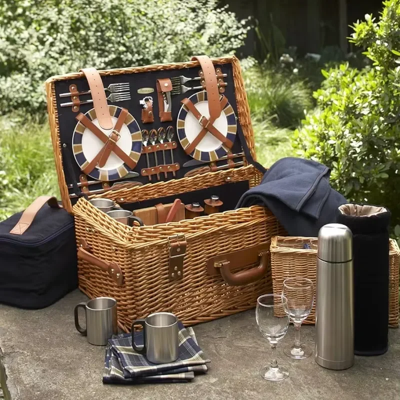 High-quality Luxury Handmade Wicker Picnic Basket Rattan with Cooler Bag 4 Person Hamper Set Wicker With Lid