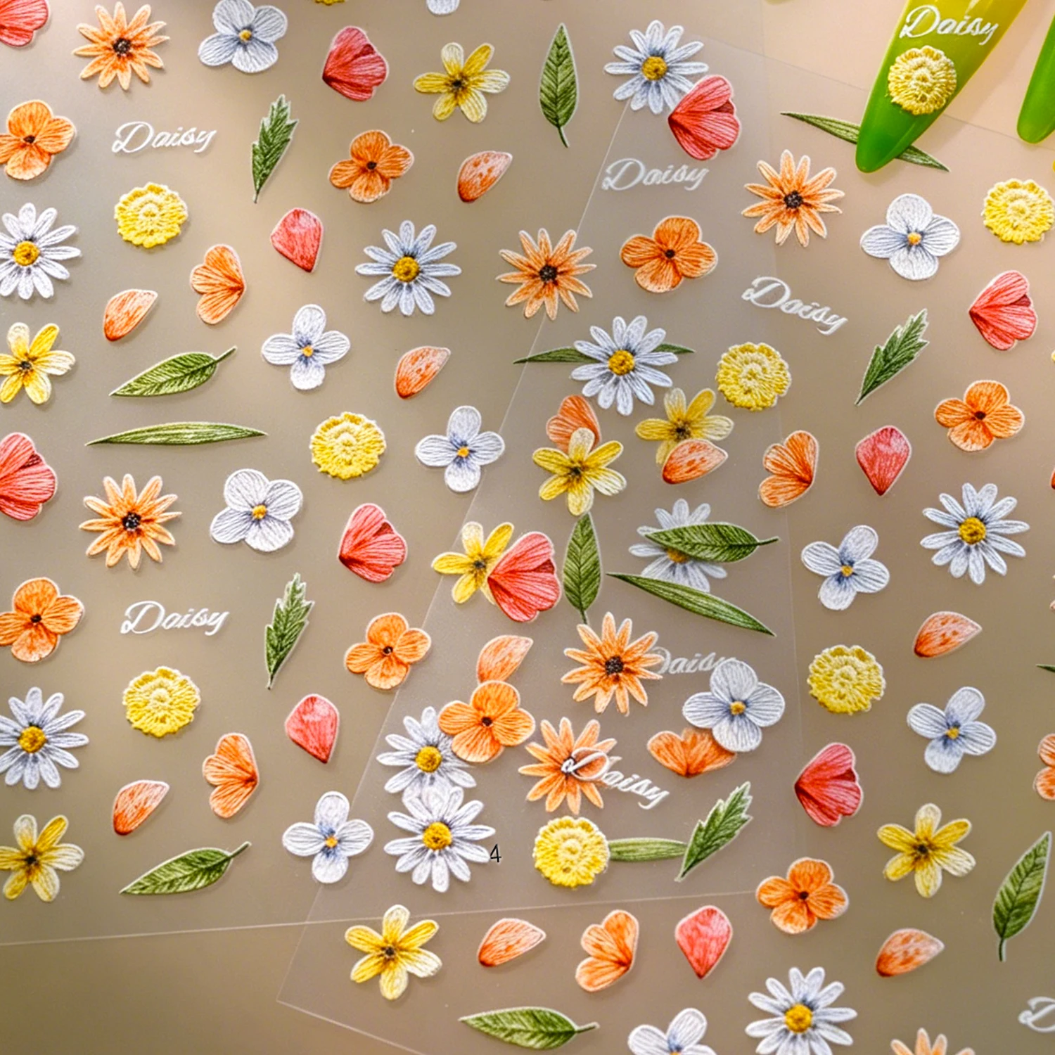 1 autocollant 5D pour ongles, motif floral et feuillage mixte, décalcomanie en relief, marguerites colorées, décorations imperméables pour mariage et usage quotidien