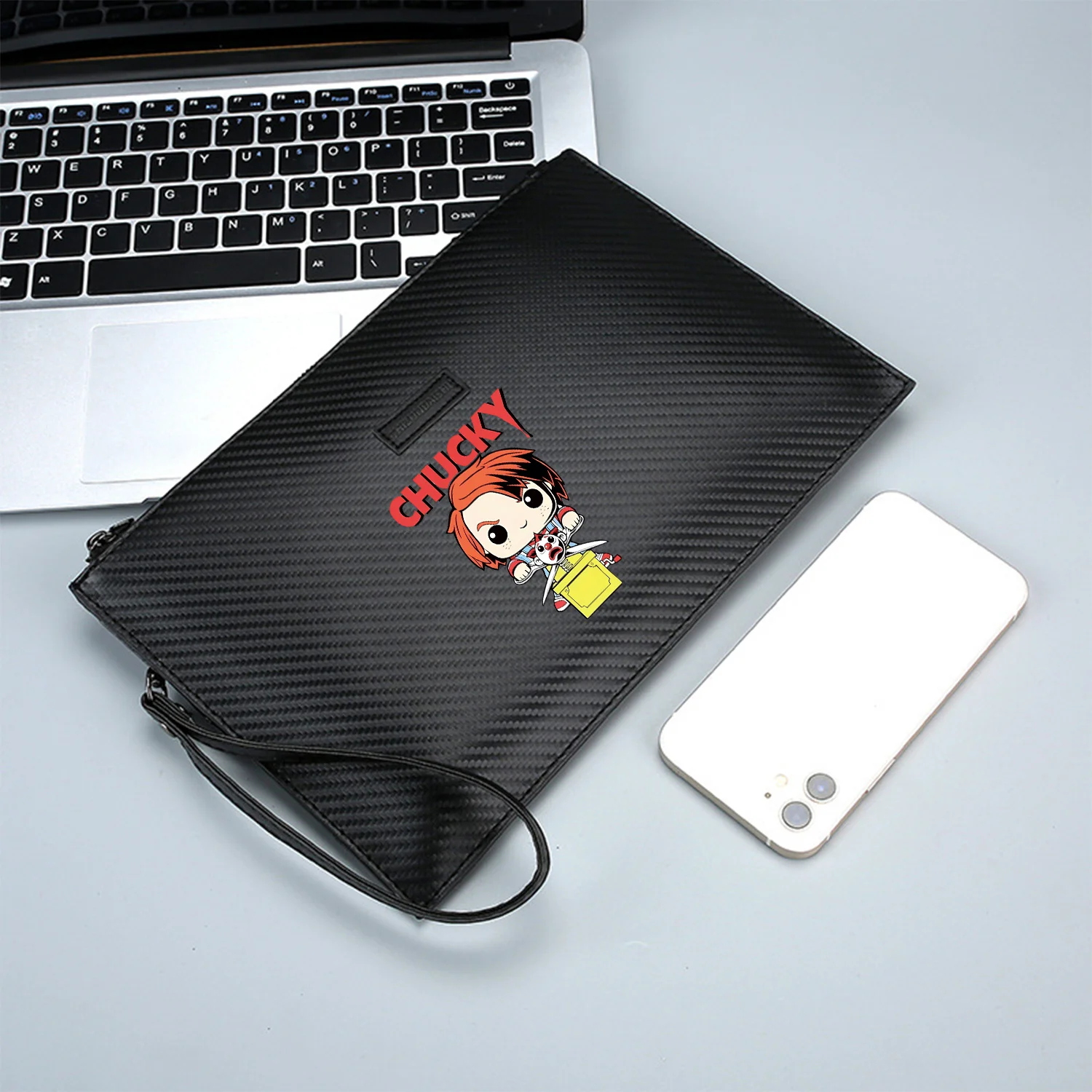 لعبة عيون الشعر الأحمر تشاكي مهرج أنيق مطبوع من البولي يوريثان حقيبة يد رجالية عصرية وعملية للحمل اليومي