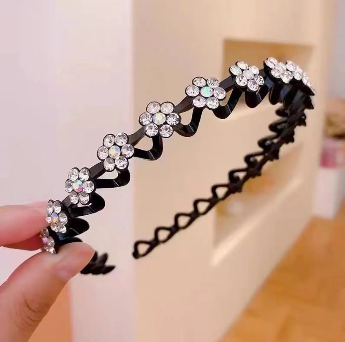 2022 New Fashion Hot Sale All-match Wave Rhinestones Pearl Braided Hair Clip Headband for Women Girl Hair Accessories Headwear