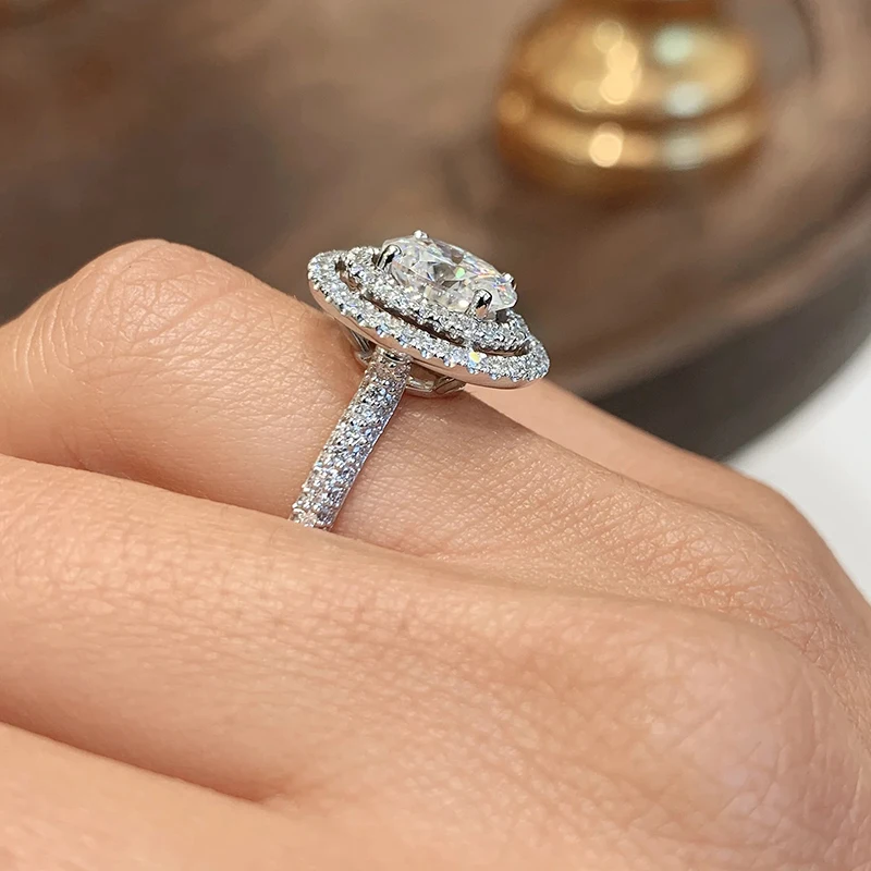 Huitan 2022 Wedding Trend Eternity Rings for Women Inlaid AAA Cubic Zirconia Elegant Oval Shape Band Rings Engagement Jewelry