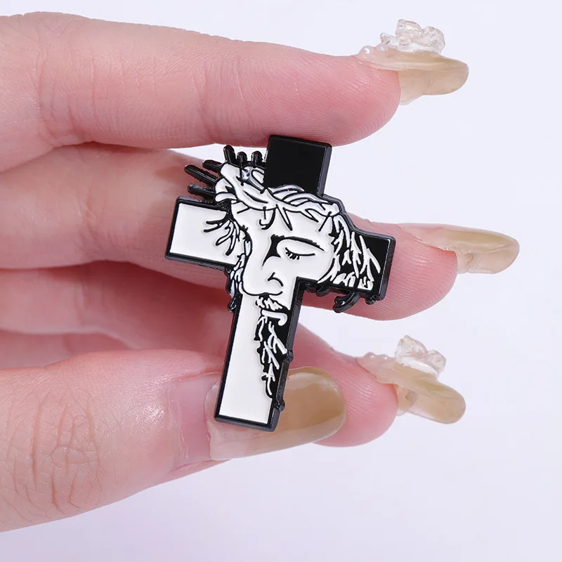 

Creative Cross Brooch Pins Jesus Image Cross Shape White And Black Enamel Painting Corsage Lapel Pin Jewelry Accessory Gift Prop