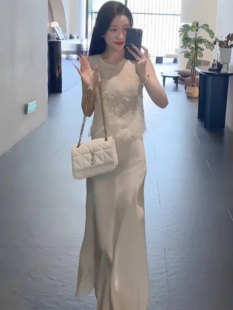 Новый высококачественный женский комплект из двух предметов с цветочной вышивкой, летний жилет без рукавов, кружевной топ + тонкий атласный костюм с юбкой-русалкой