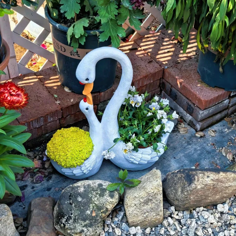 Outdoor Garden Flower Pot Swan-Shaped Bonsai Planter Cartoon Animal Decorative Pot Courtyard Ornament for Lawn and Patio Decor