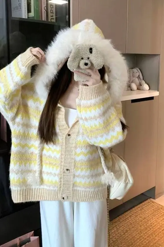 

Японский свитер, куртка, новый женский свободный стиль больших размеров, уменьшающий возраст вязаный кардиган с меховым воротником и капюшоном