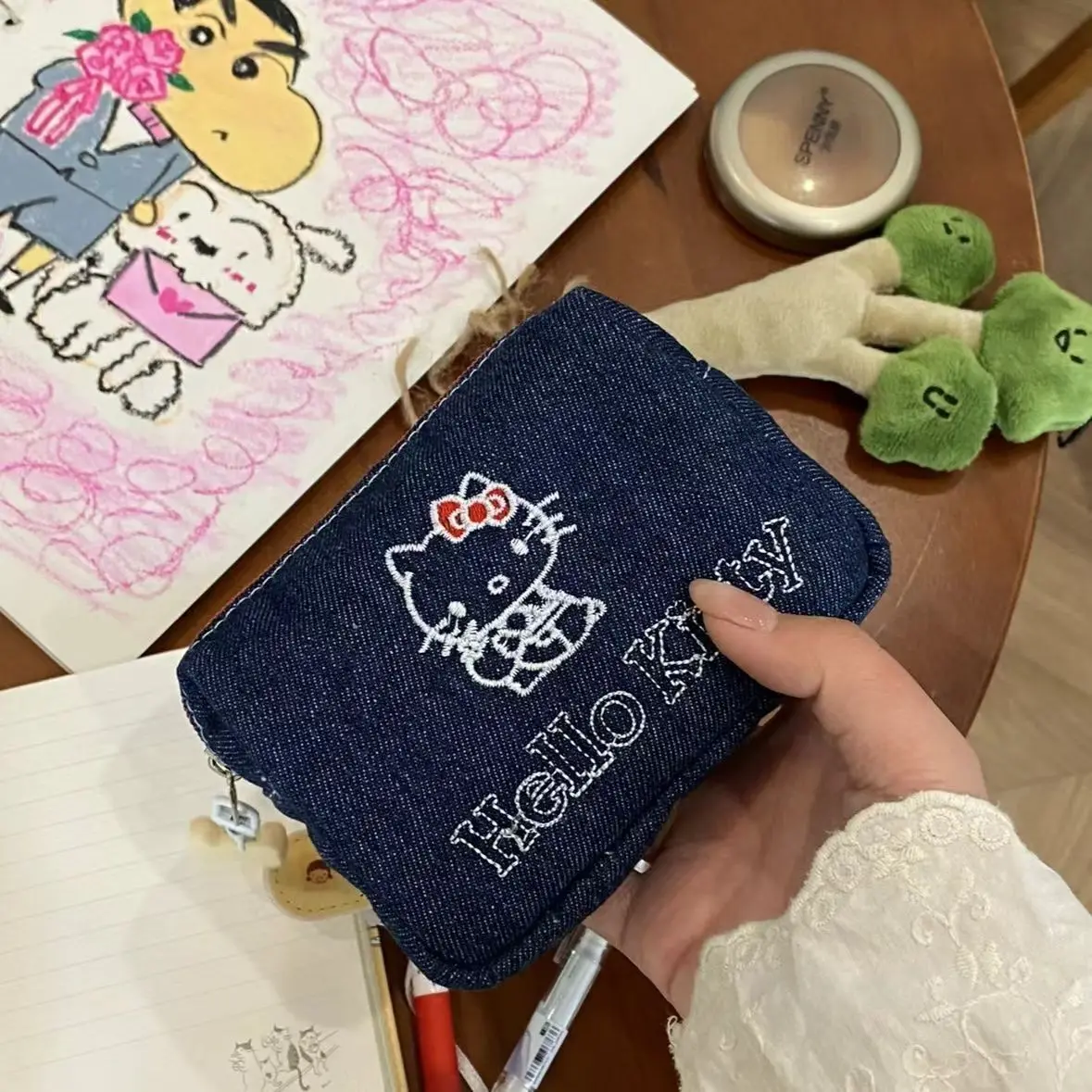 

Sanrio милый мультфильм Hello Kitty простой джинсовый кошелек с вышивкой для монет винтажная модная кавайная косметичка новая нишевая мини-сумка для хранения