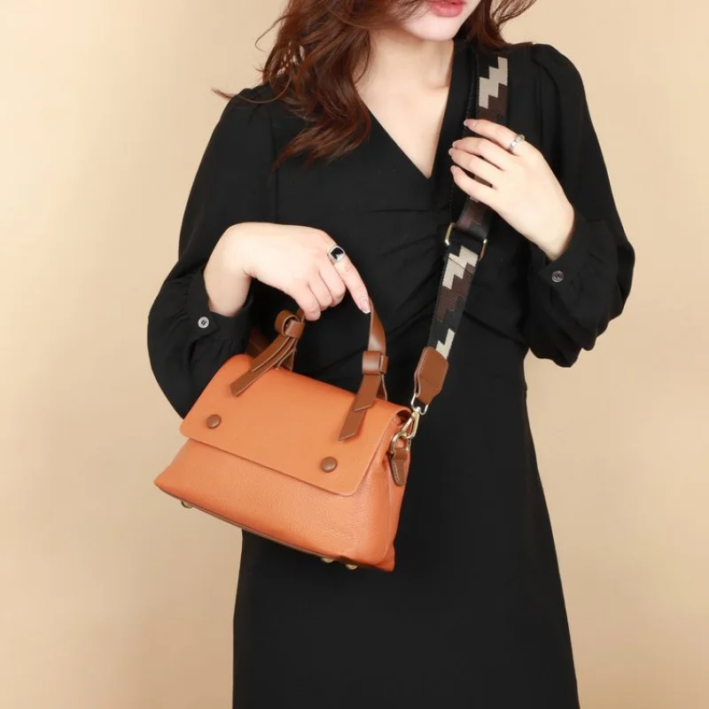 حقيبة كروس نسائية جلدية مصممة شهيرة من العلامة التجارية الفاخرة حقيبة يومية كلاسيكية أنيقة وعصرية