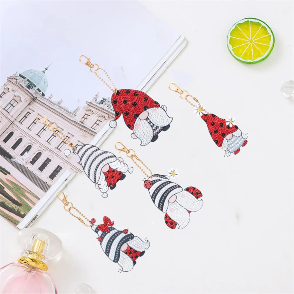 

5D Diamond Set Keychain DIY Mosaic Red Riding Hood Dwarf Series Diamond Art Adult and Children's Wallet Handbag Decorative Gift