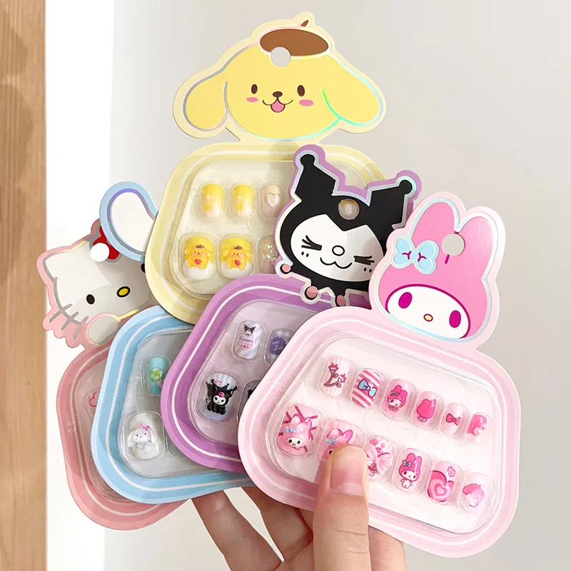 Cartoon Sanrio naklejka na paznokcie dla dzieci śliczne Kuromi Hello Kitty Cinnamoroll dzieci samoprzylepna naszywka na paznokcie akcesoria