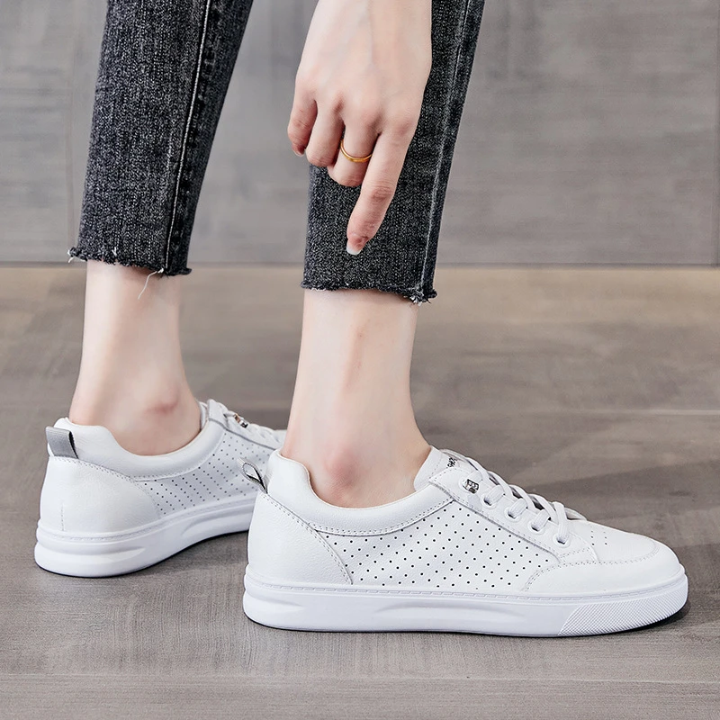 

reathable Perforated Genuine Leather White Sneakers For Women 2026 Summer New No Tie Elastic Slip On Design Round Toe Flat Non S