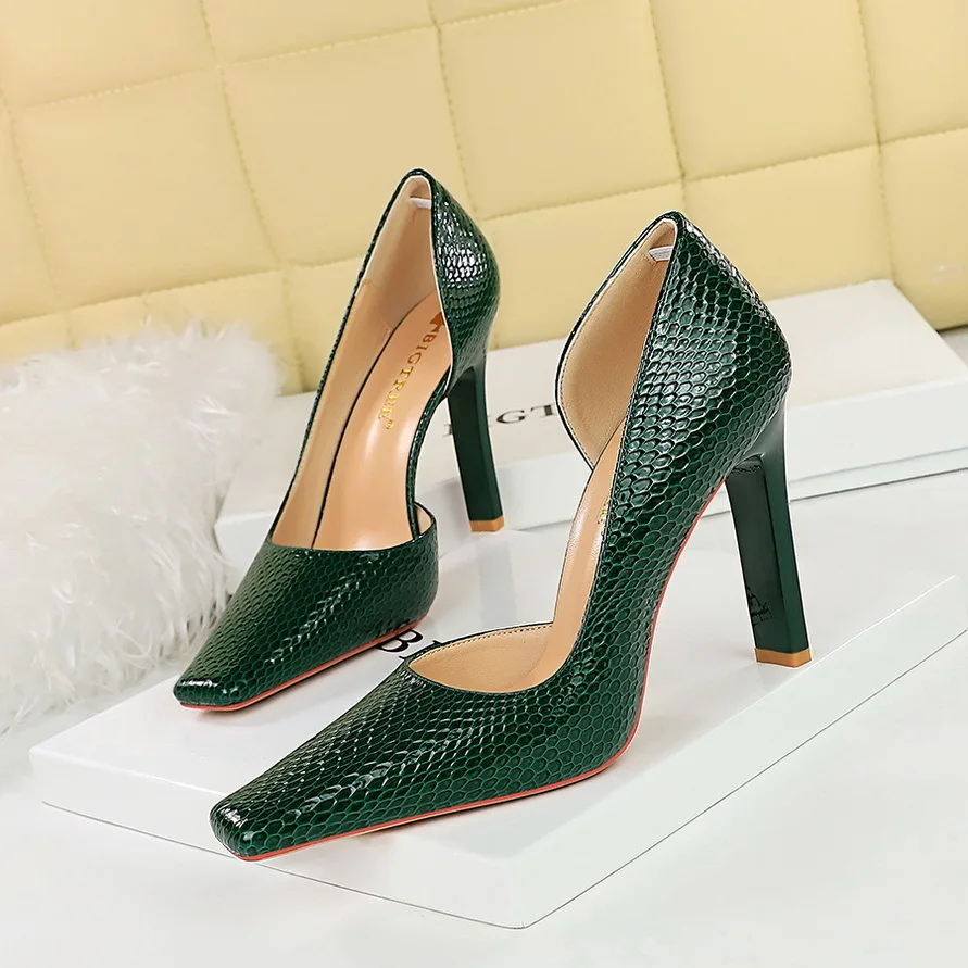 Women Pumps Shoes New Wind Snake Pattern Lacquer Leather Heels With Thick Heels Shallow Mouth Square Headed Side High  Shoese