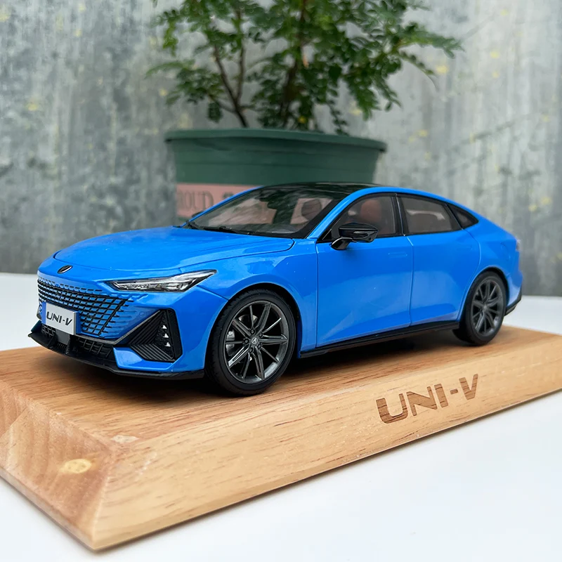 

Diecast 1:18 Scale China Brand Changan 2022 UNI-V Car Univ Alloy Simulation Car Model Collection Toy Gift Display Ornament