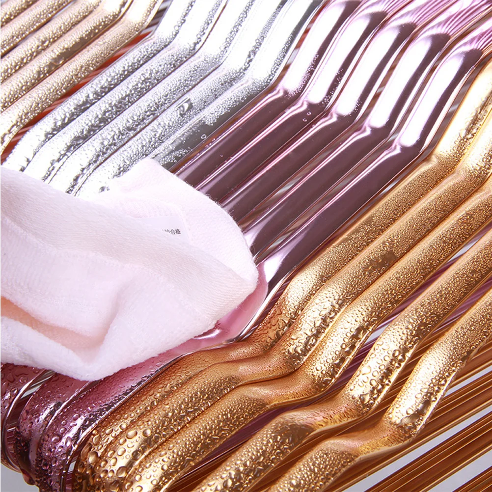

5Pcs Premium Alloy Hanger Bright Color Clothes Hanger for Indoor Outdoor Use Wrinkle Free Storage Simple Elegant Design