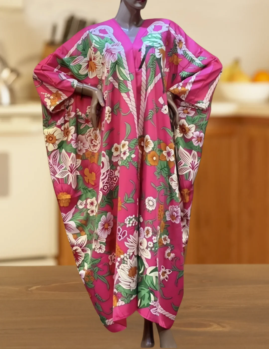 

Summer Middle East Popular Bohomian Muslim Woman Dresses Elegant Floral Sexy V-Neck Kaftan African Femme Outfit Loose Abaya