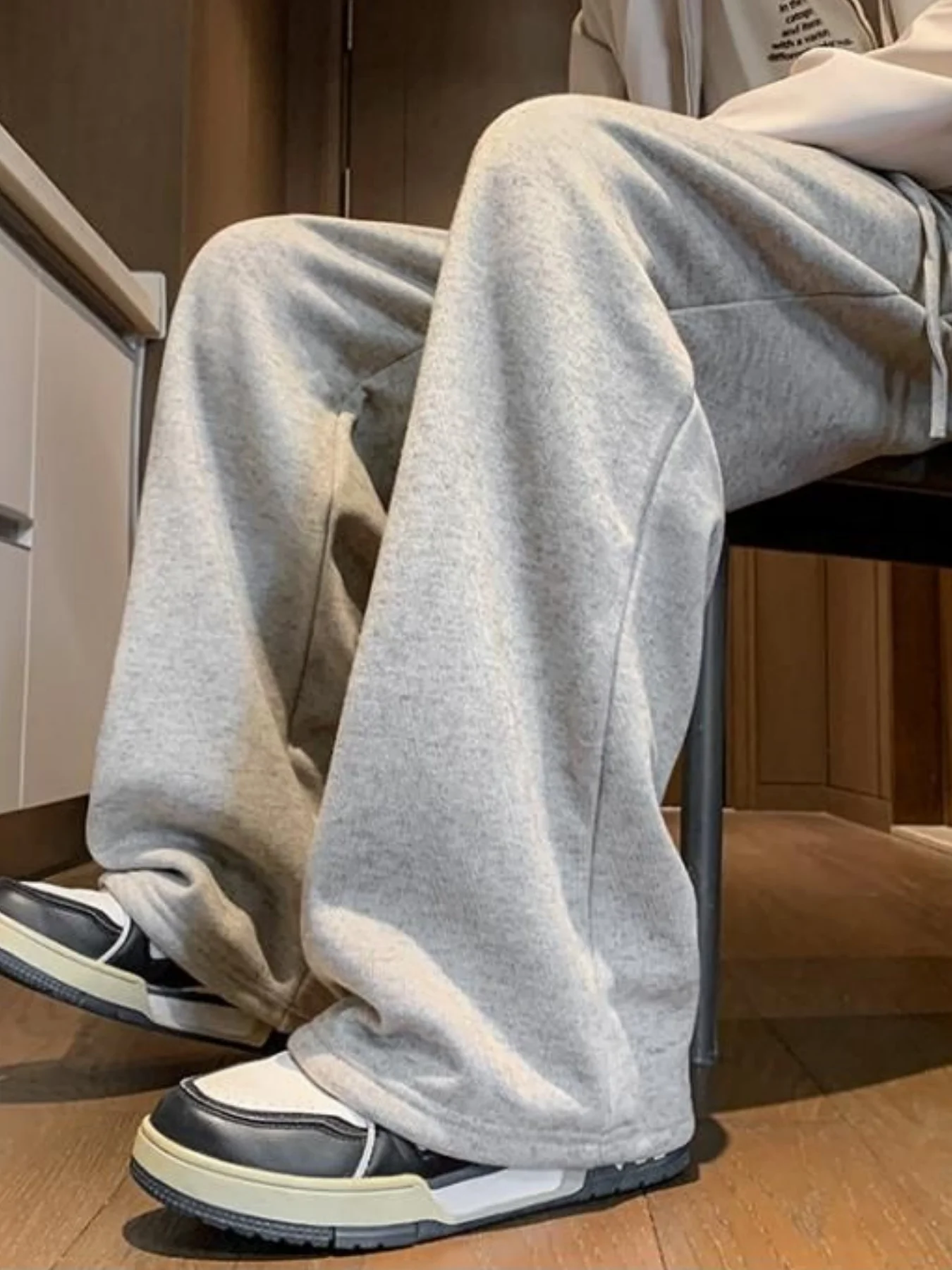 Pantalones casuales suaves y agradables para la piel de estilo coreano para mujer, nuevos pantalones largos deportivos de pierna ancha, cómodos y drapeados de color sólido para adolescentes, de moda