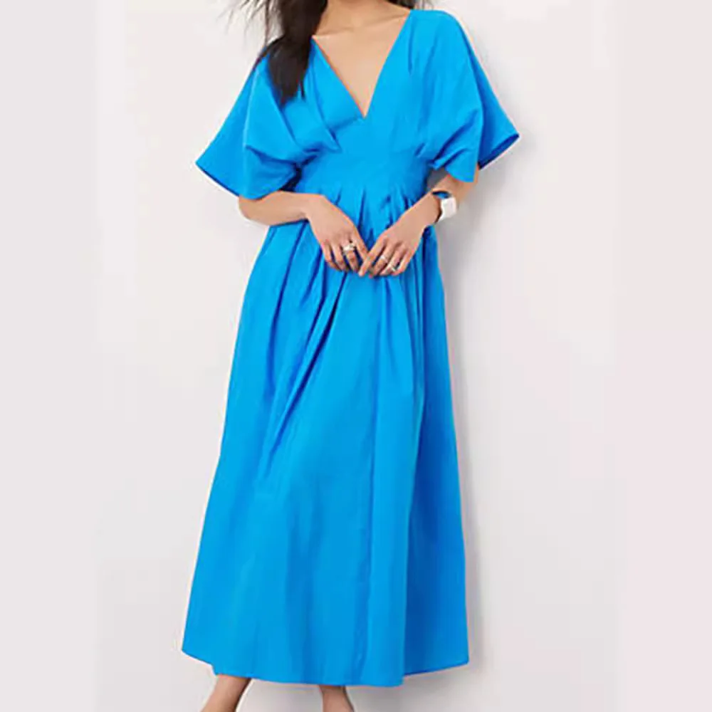 

Ladies' V-neck Pleated Commuter Dress in Blue, High-waisted Loose Summer Beach Dress with A Loose Back and Short Sleeves