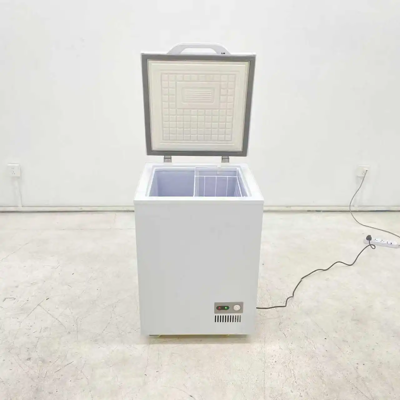 High Quality Commercial Deep Freezer Stable Temperature Low Noise Large Capacity Refrigeration Freezer Equipment for Food
