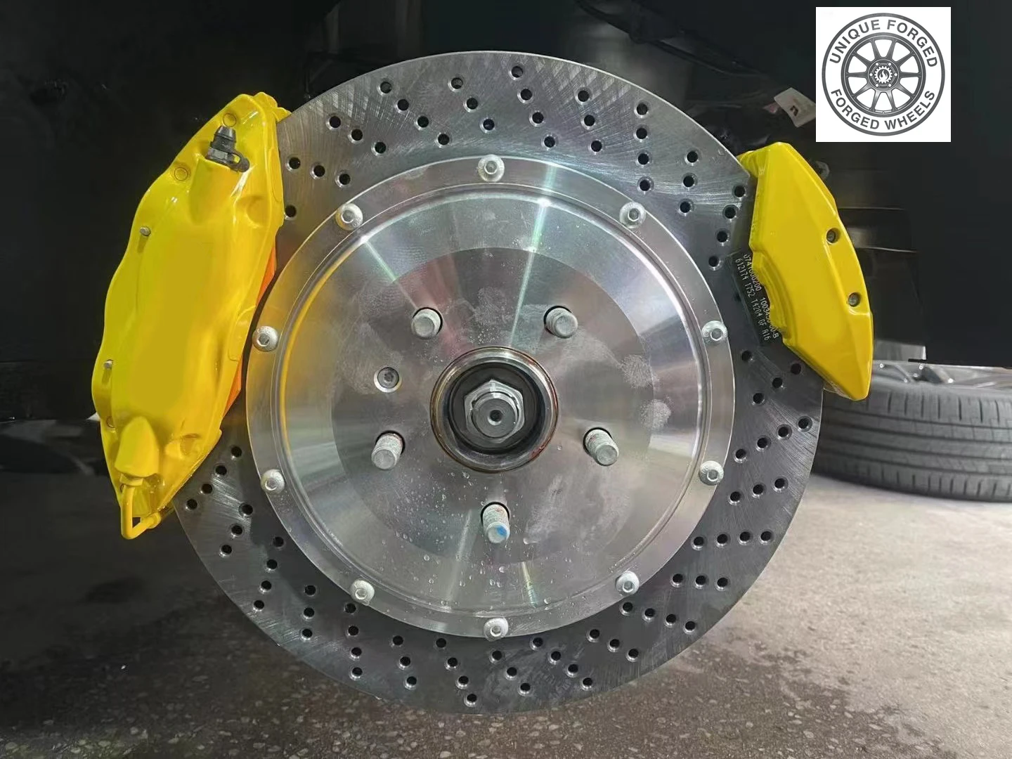 

26 моделей, хит продаж: 19z 6-поршневой задний 4-поршневой суппорт (желтый, 380 мм) с EPB для электромобилей