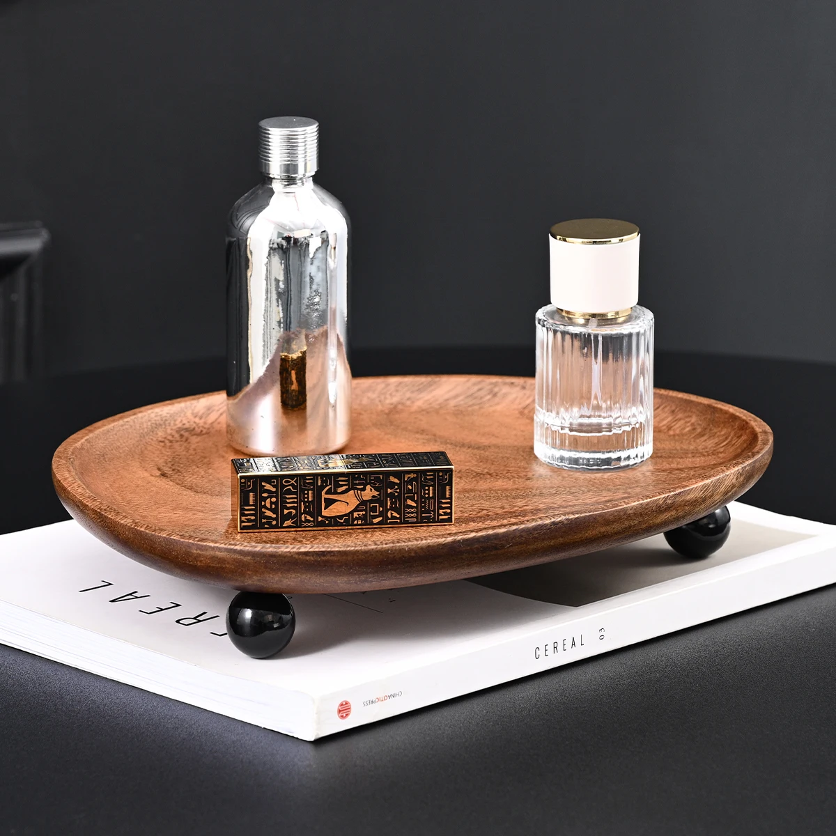 Unregelmäßiges ovales Holz-Tab – Travertine Tray Oval Bewertung und Preis