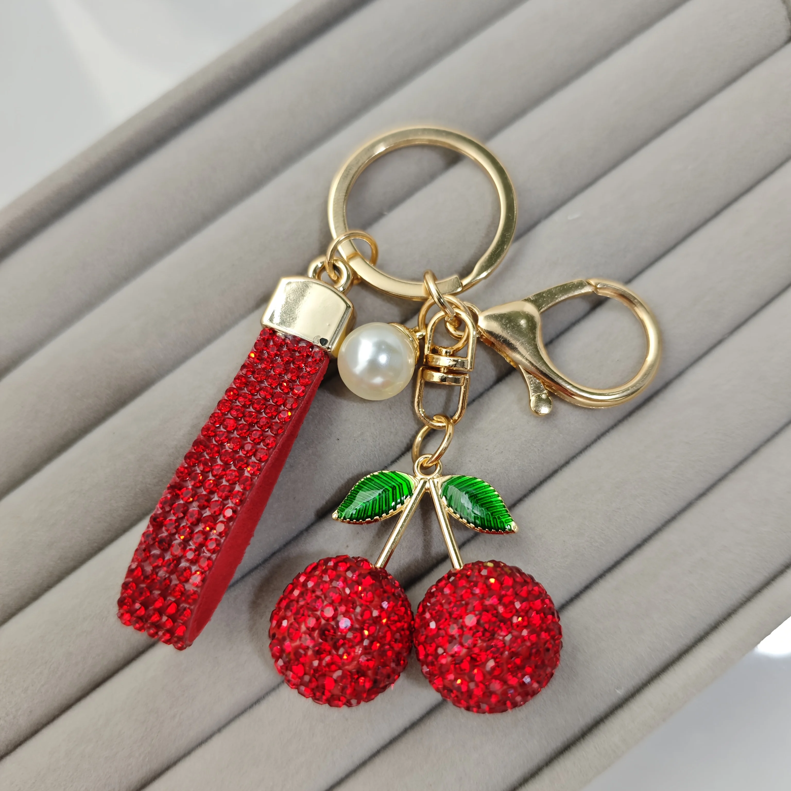 Rhinestone Cherry Keychain, Lobster‑Clasp Bag Charm, Light‑Luxury Y2K Handbag Car Key Organizer, Holiday Gift