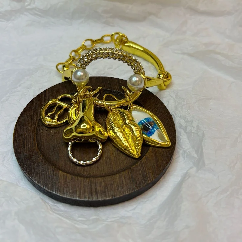 

New Ultra-Realism Alloy Five-Element Heavy-Work Eyebrow-Lip-Nose Tassel Bracelet Women's Commute Jewelry Daily Party Accessories